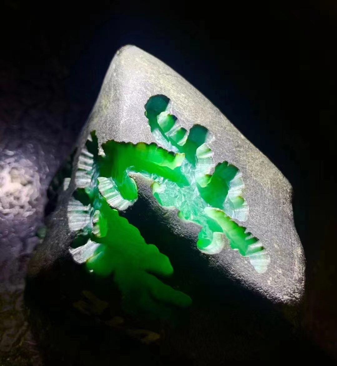 阳绿翡翠原石